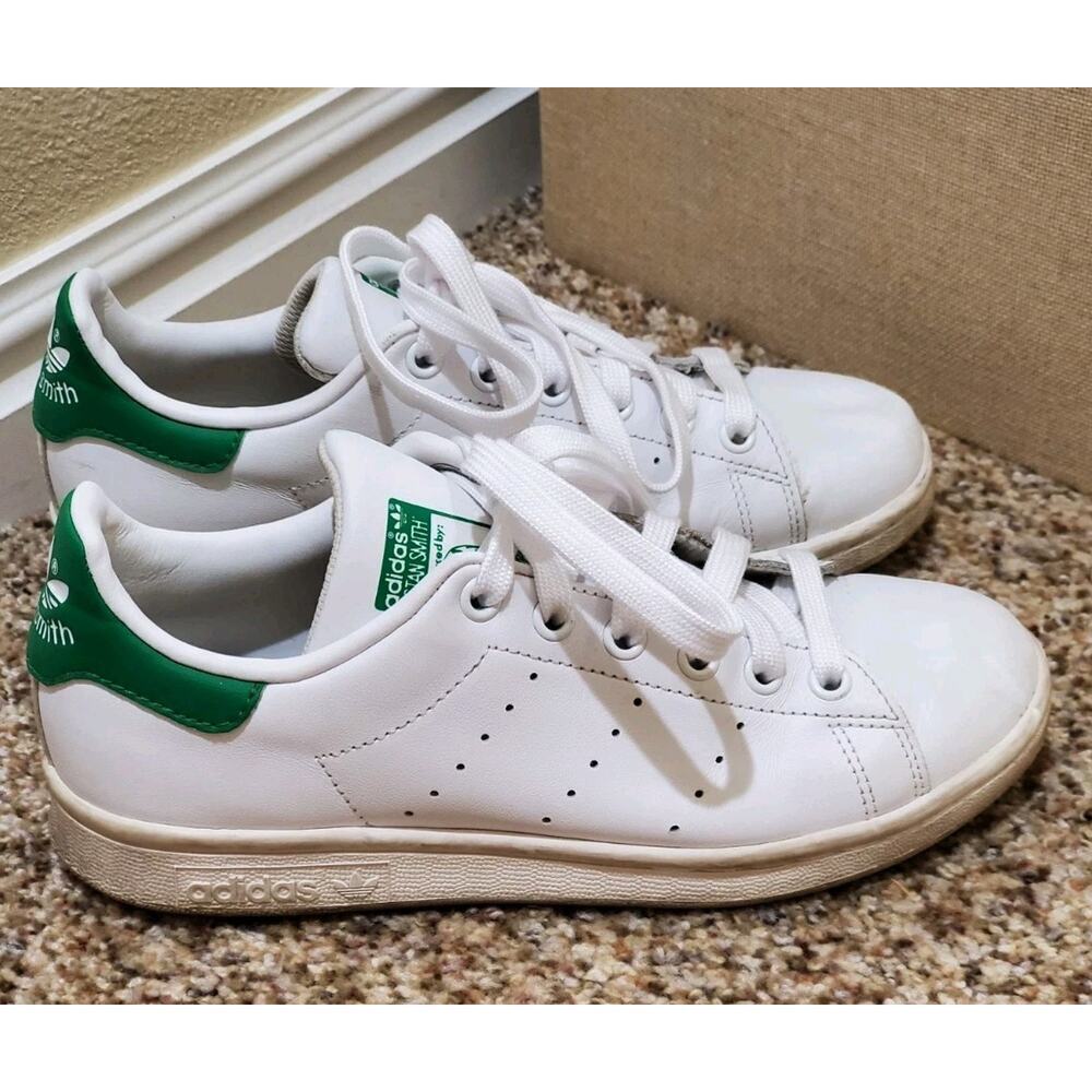Adidas Stan Smith White & Green Sneakers – Women’s US 4.5 / Men’s US 4 / Youth 4
